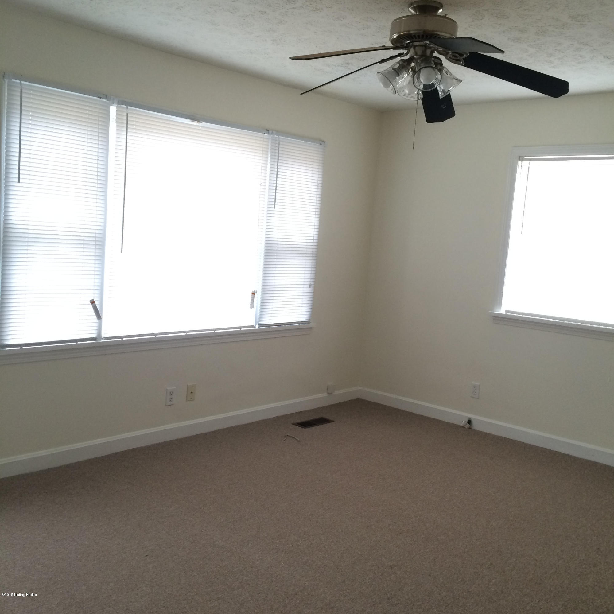 4504 Dover Road Louisville, KY 40216 - Photo 3 of 12 lr