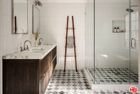 $4,995,000 | 900 South Longwood Avenue, Los Angeles, CA 90019