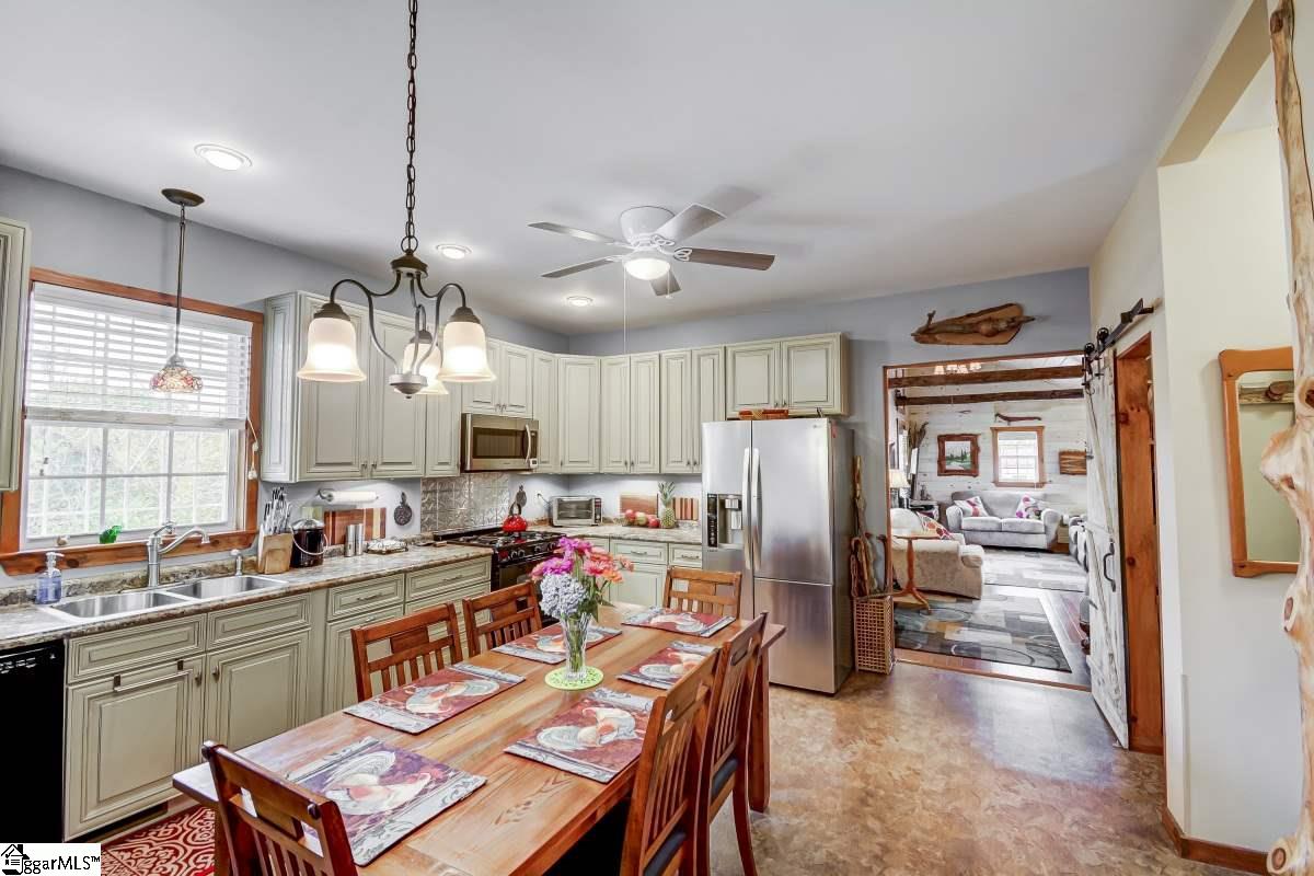 1269 South Barton Road Taylors, SC 29687 - Photo 2 of 28 Gallery Image 2