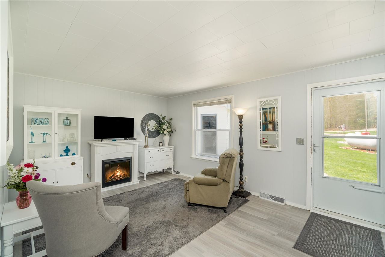 714 Rivers Terrace Road Gladwin, MI 48624 - Photo 5 of 35
