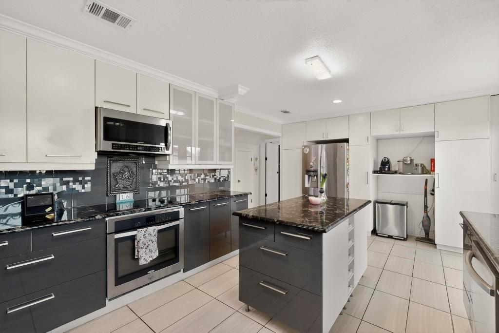 100 Fieldcrest Loop Coppell, TX 75019 - Photo 11 of 39