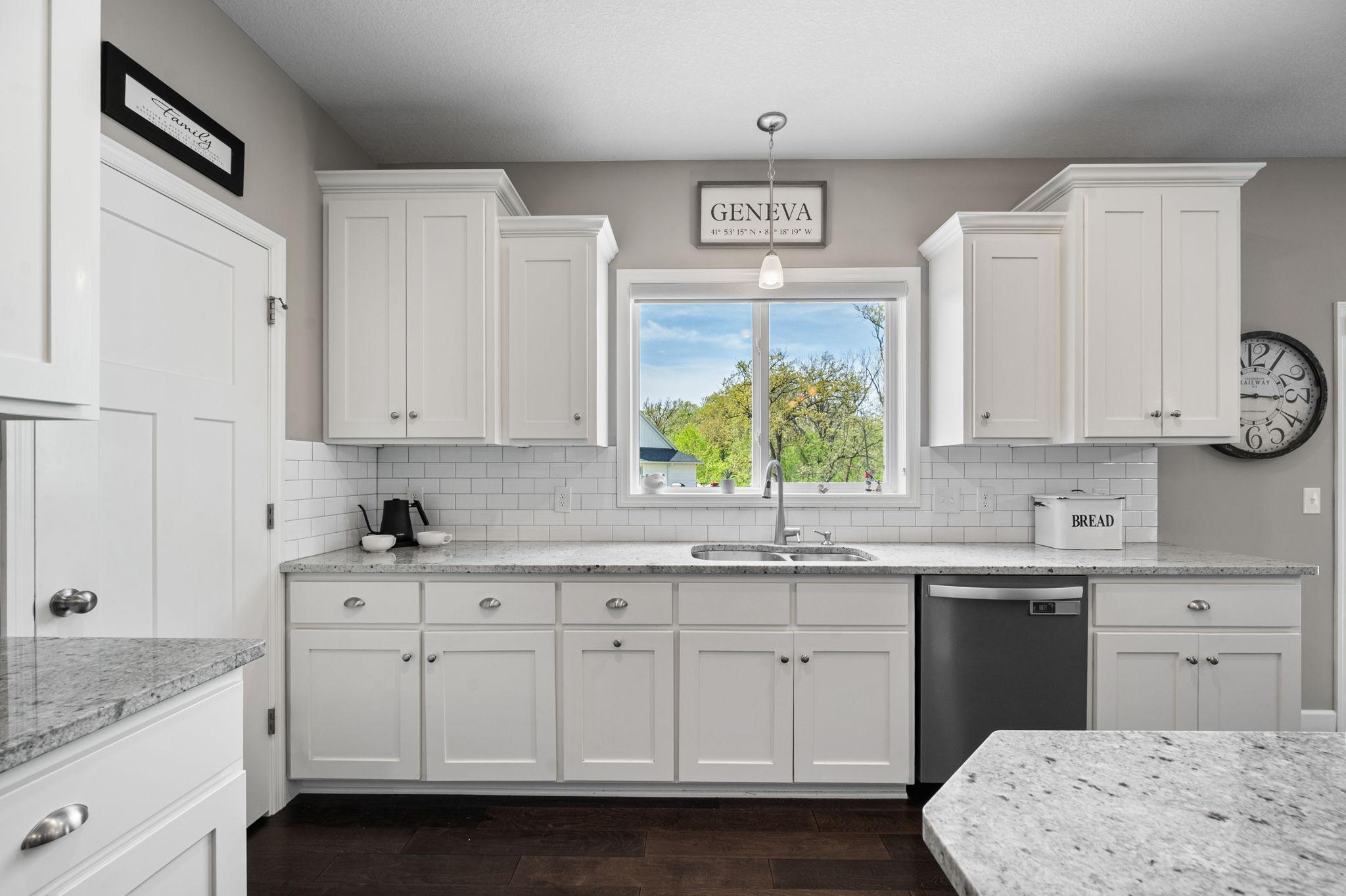 5281 East County Line Road North St. Paul, MN 55110 - Photo 9 of 44