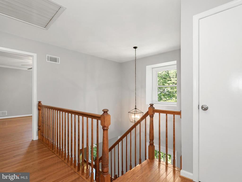 7412 Miller Fall Road Rockville, MD 20855 - Photo 30 of 69 Upper level hall