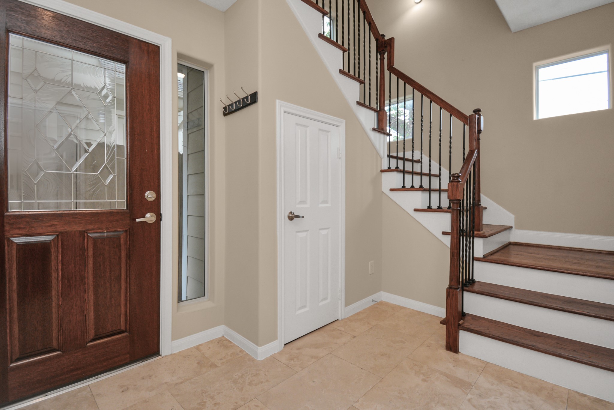 1137 West 24th Street, Unit A Houston, TX 77008 - Photo 3 of 40 More storage under the stairs.
