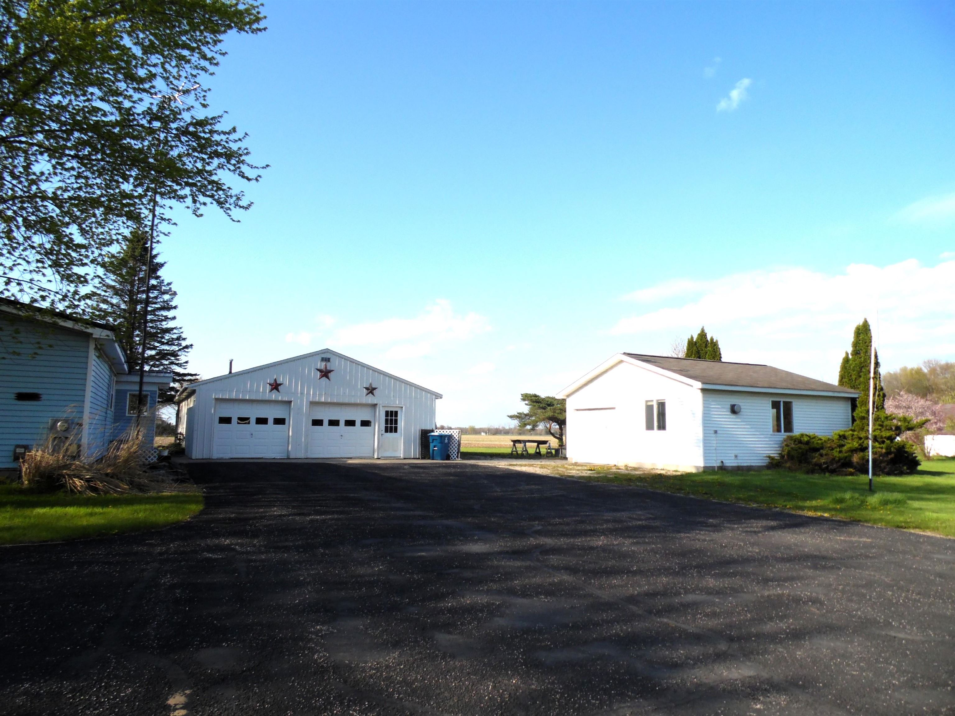 811 Graham Road Coleman, MI 48618 - Photo 2 of 78
