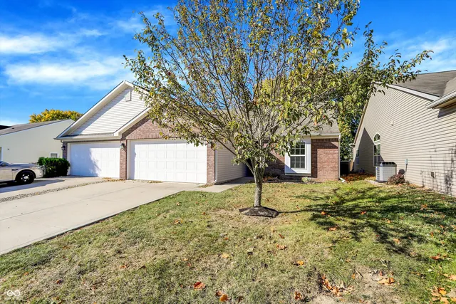 $220,000 | 6422 Emerald Springs Drive, Indianapolis, IN 46221