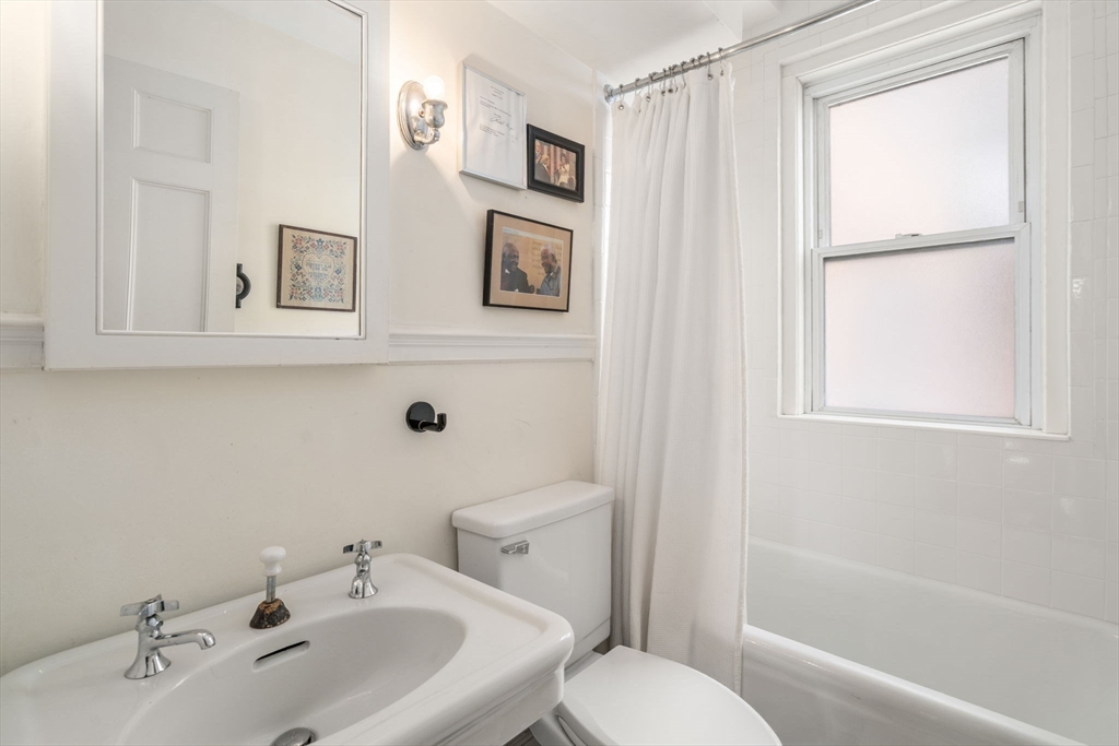 274 Beacon Street, Unit 8R Boston, MA 02116 - Photo 13 of 21