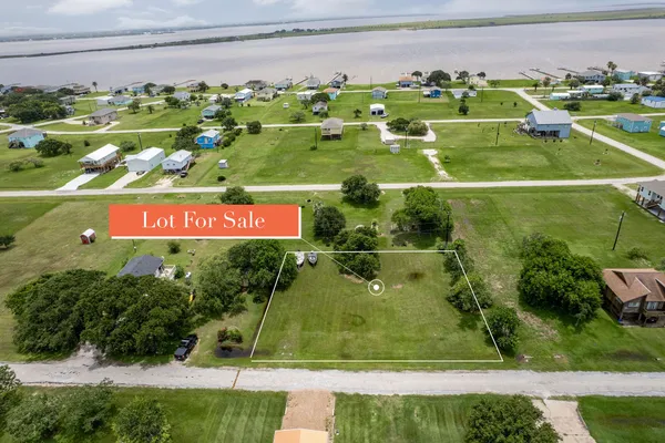 $45,000 | 713-714 Stovall, Palacios, TX 77465