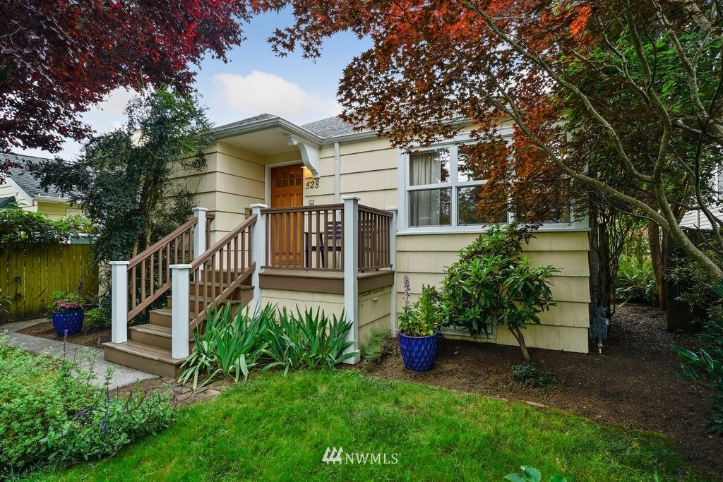 528 North 79th Street Seattle, WA 98103 - Photo 2 of 36 Gallery Image 2