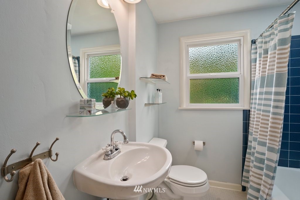 528 North 79th Street Seattle, WA 98103 - Photo 16 of 36 Gallery Image 16