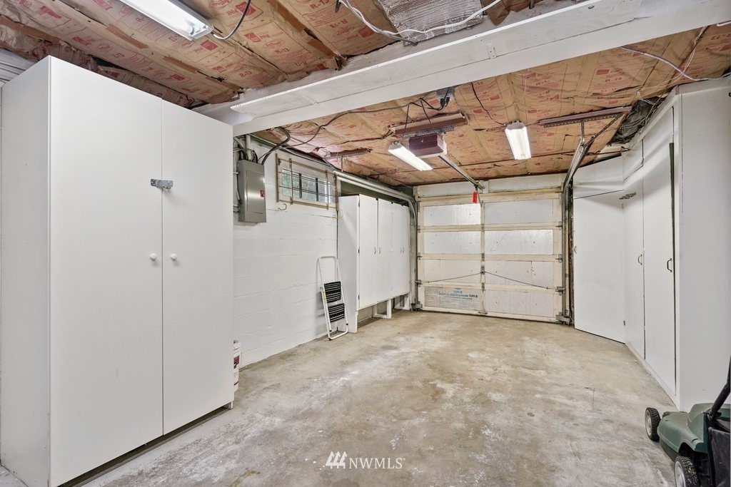 528 North 79th Street Seattle, WA 98103 - Photo 28 of 36 Gallery Image 28