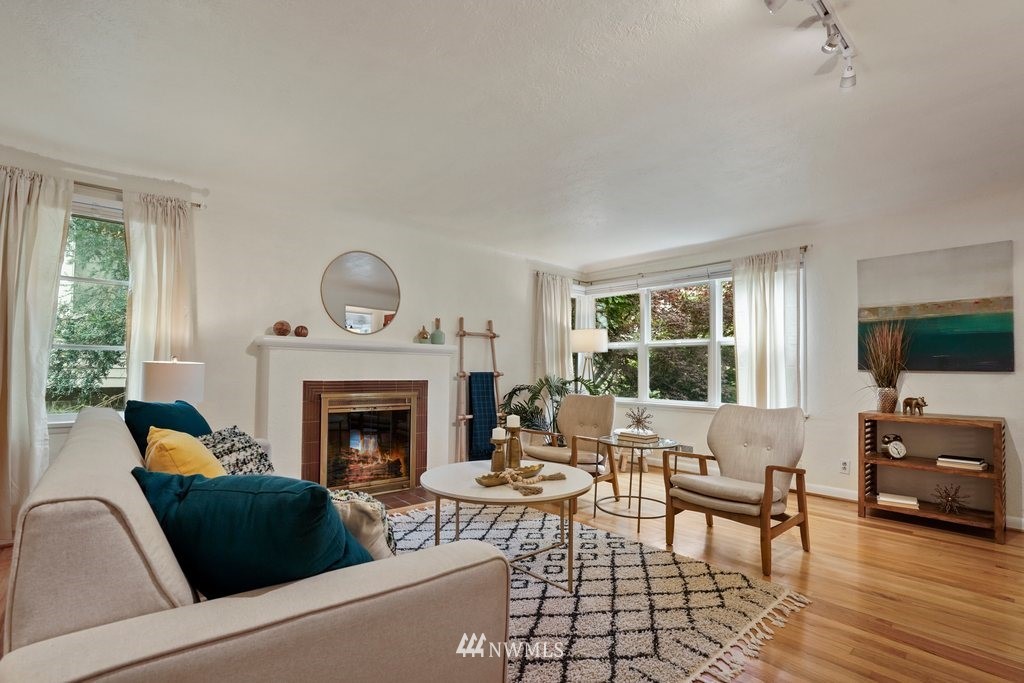 528 North 79th Street Seattle, WA 98103 - Photo 4 of 36 Gallery Image 4
