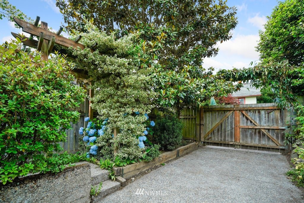 528 North 79th Street Seattle, WA 98103 - Photo 33 of 36 Gallery Image 33