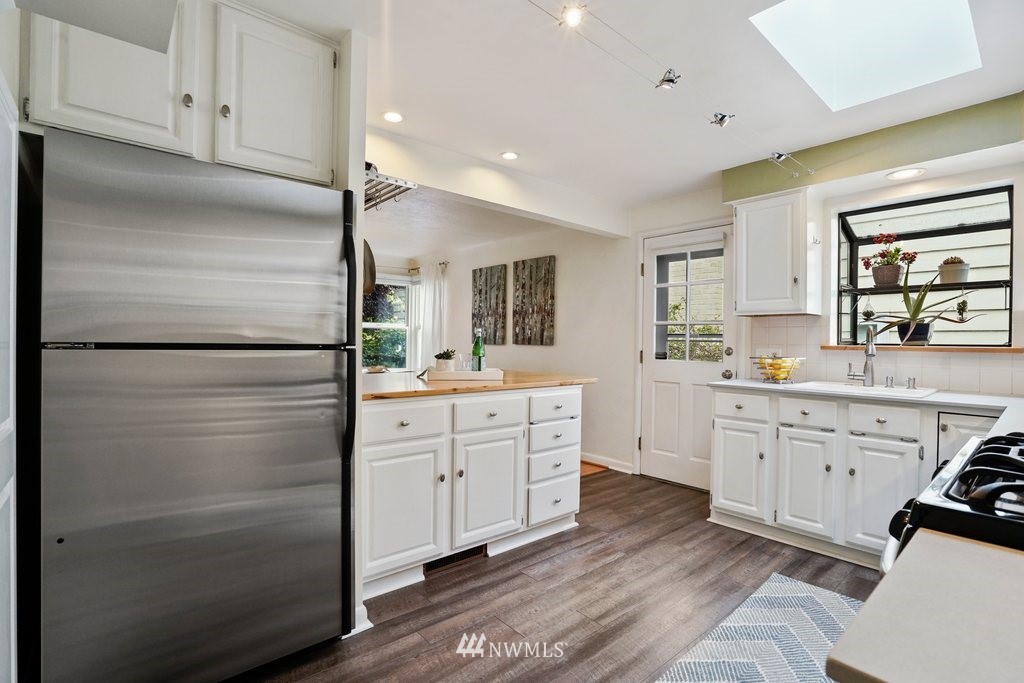 528 North 79th Street Seattle, WA 98103 - Photo 8 of 36 Gallery Image 8