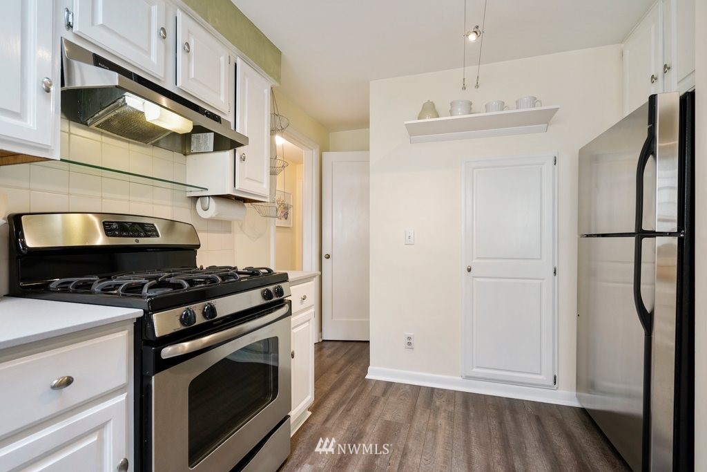 528 North 79th Street Seattle, WA 98103 - Photo 9 of 36 Gallery Image 9