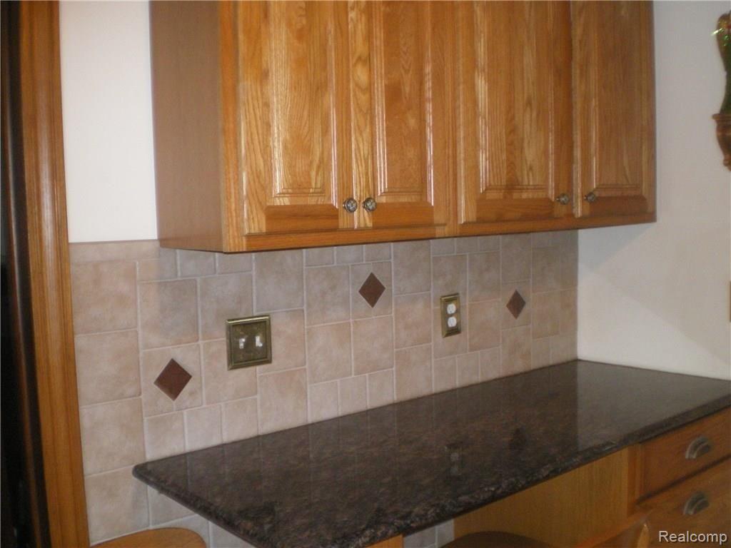 31525 West Road New Boston, MI 48164 - Photo 14 of 27 IMGP0196.JPG