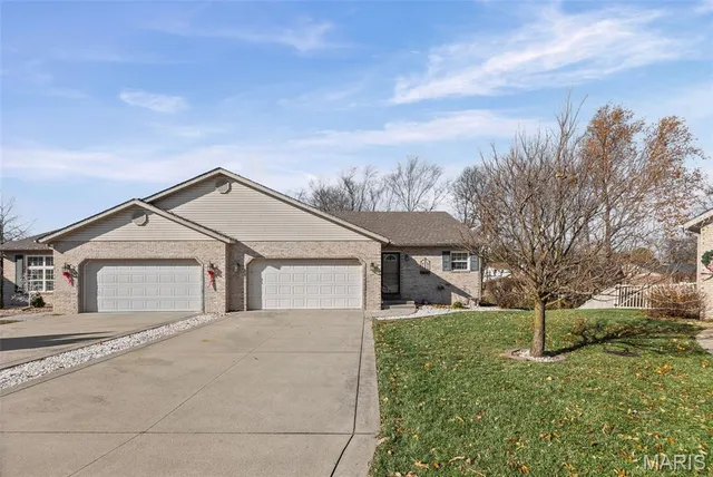 $280,000 | 4507 Elk Meadows Lane, Smithton, IL 62285