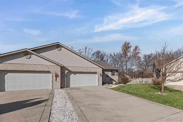 $280,000 | 4507 Elk Meadows Lane, Smithton, IL 62285