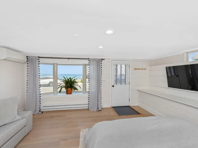 $4,800 | 8 Beach Street, Rockport, MA 01966