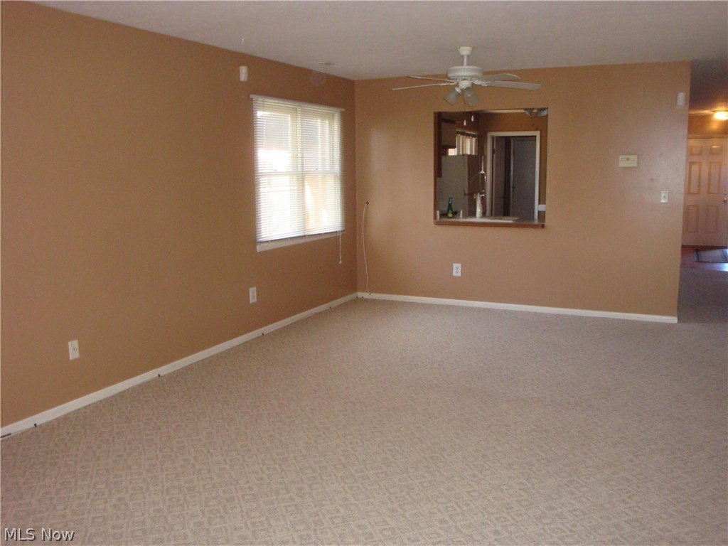 6340 Maplewood Road Mayfield Heights, OH 44124 - Photo 5 of 26 EATING AREA. KITCHEN OVERLOOKS LIVING AREA.