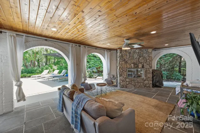 $3,840,000 | 19506 Mary Ardrey Circle, Cornelius, NC 28031