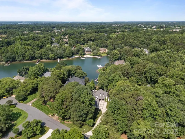 $3,840,000 | 19506 Mary Ardrey Circle, Cornelius, NC 28031
