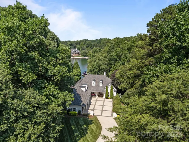 $3,840,000 | 19506 Mary Ardrey Circle, Cornelius, NC 28031