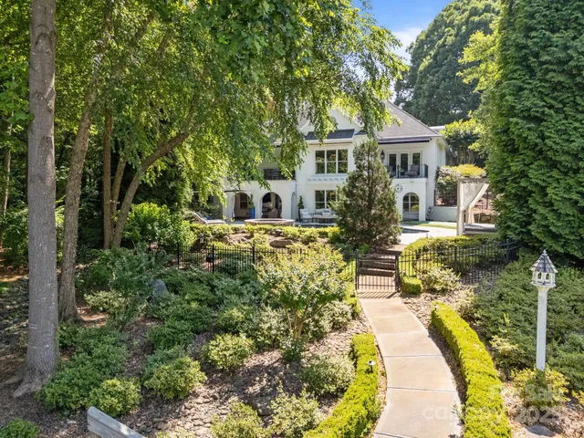 $3,840,000 | 19506 Mary Ardrey Circle, Cornelius, NC 28031