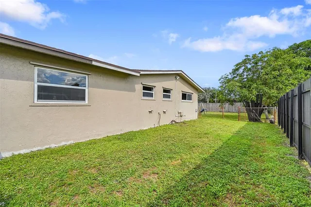 $569,999 | 300 Kathy Lane, Margate, FL 33068