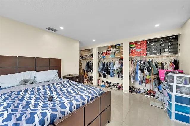 $569,999 | 300 Kathy Lane, Margate, FL 33068