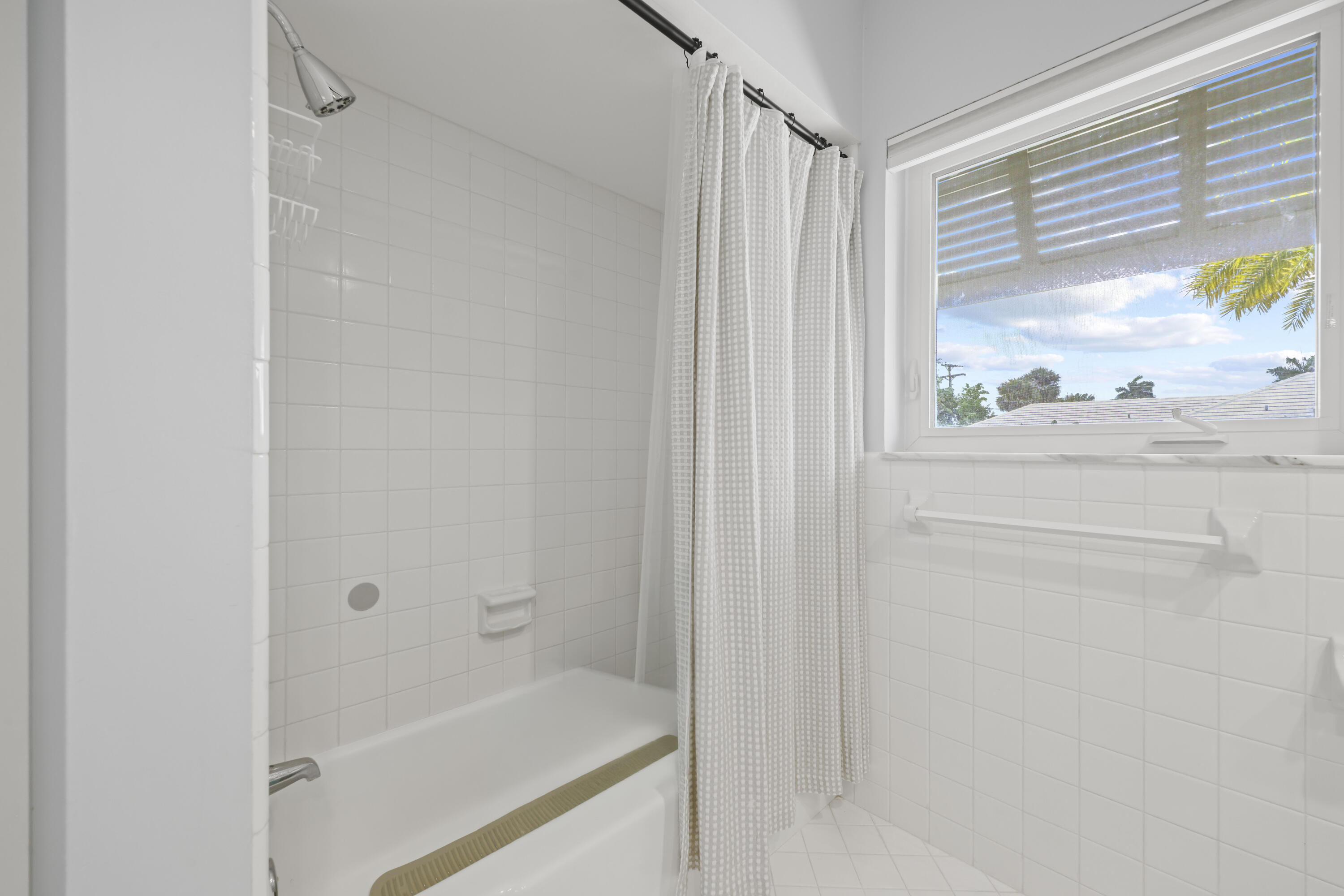 621 Apple Tree Lane Boca Raton, FL 33486 - Photo 35 of 49 621 Apple Tree Lane - 33.jpg-FULL