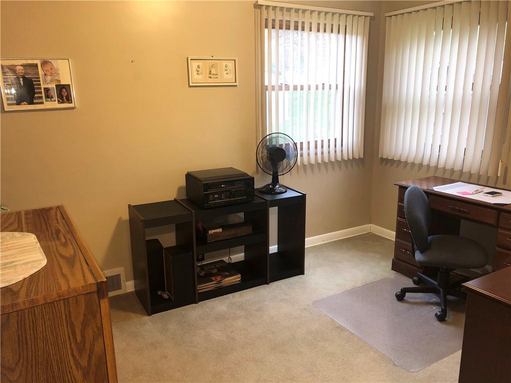 626 Farm Lane Rochester, PA 15074 - Photo 13 of 24