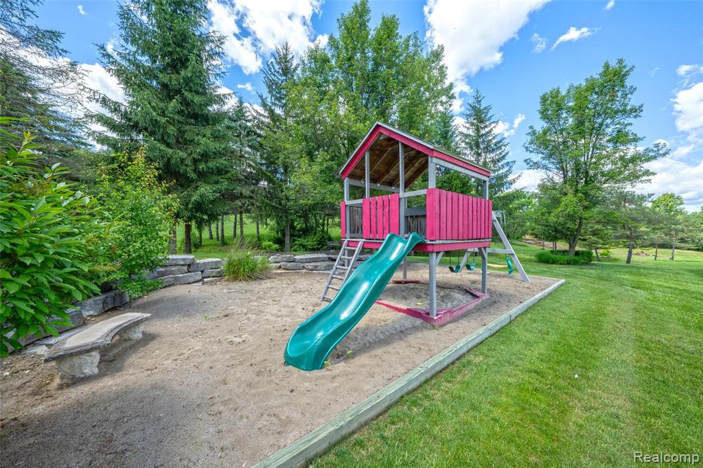 5233 Crawford Road Dryden, MI 48428 - Photo 22 of 95
