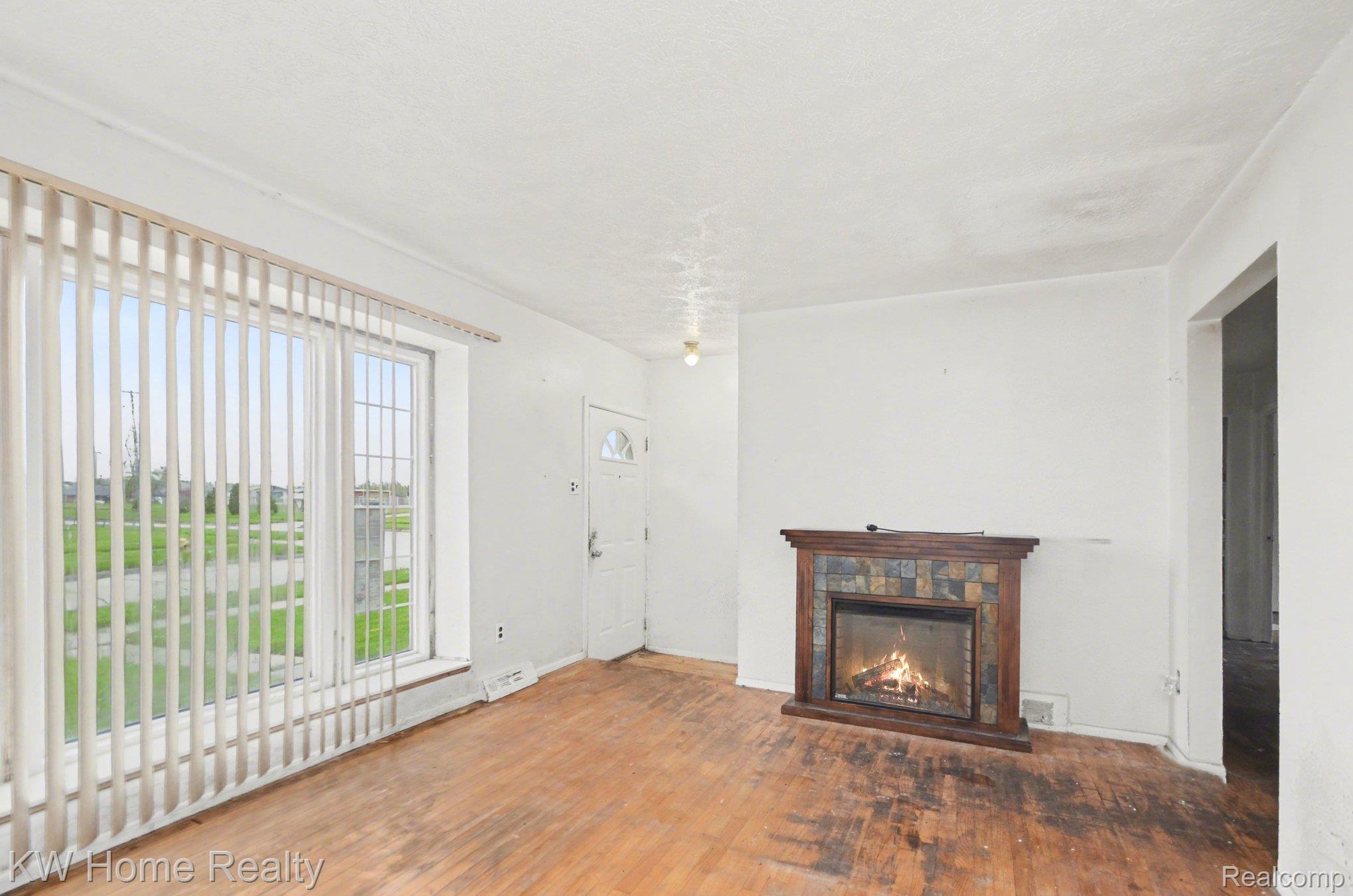 3676 Farnum Inkster, MI 48141 - Photo 5 of 15 Living Room with picture window