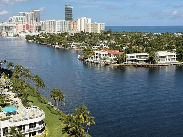 $2,700 | 20515 East Country Club Drive, Unit 1642, Aventura, FL 33180