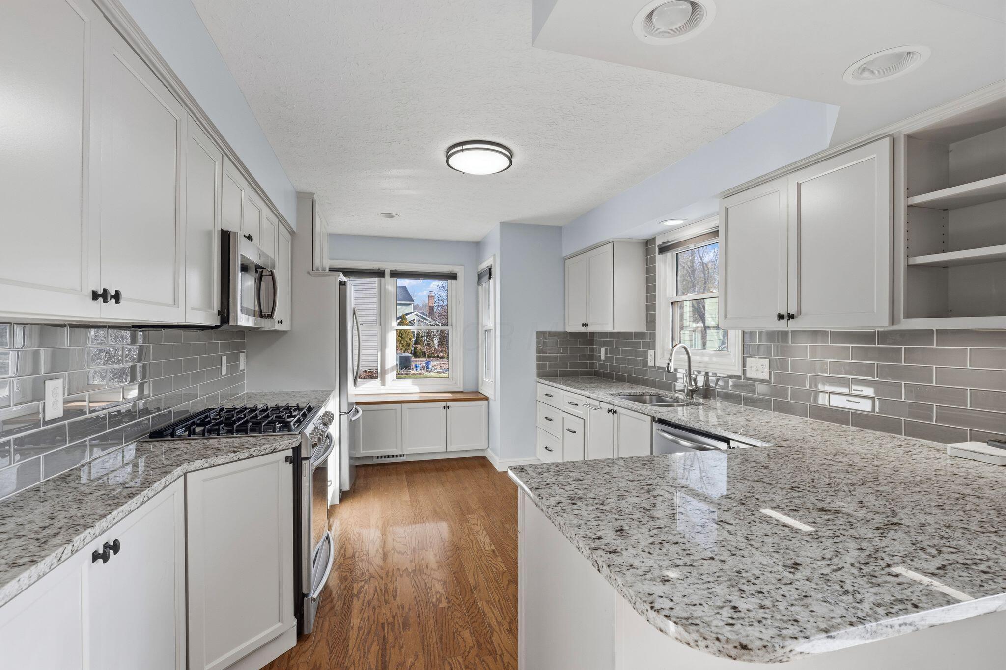 5413 Roscommon Road Dublin, OH 43017 - Photo 3 of 60 AF1A0287