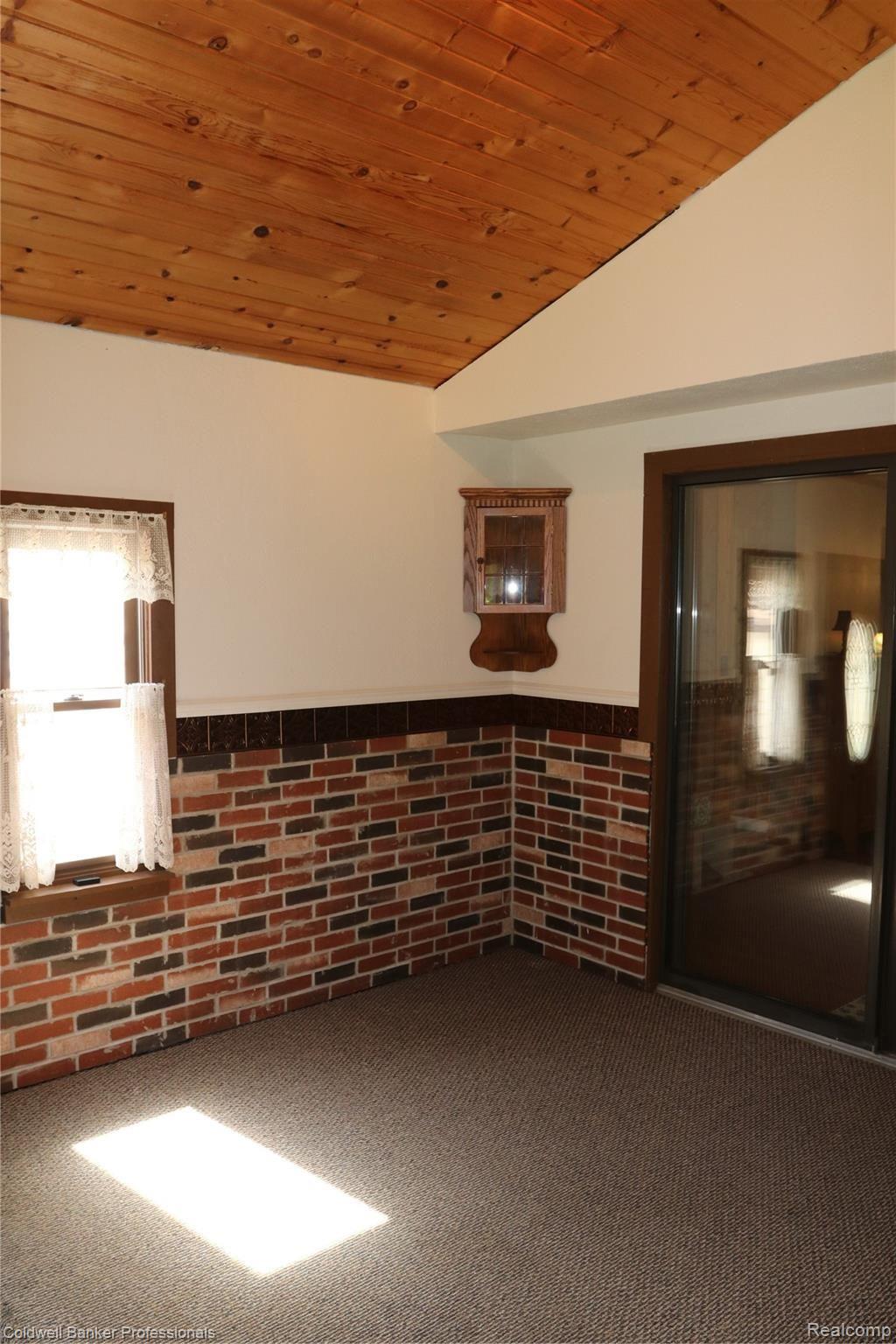 13121 Shaftsburg Road Perry, MI 48872 - Photo 14 of 41 13 13121 Family.JPG