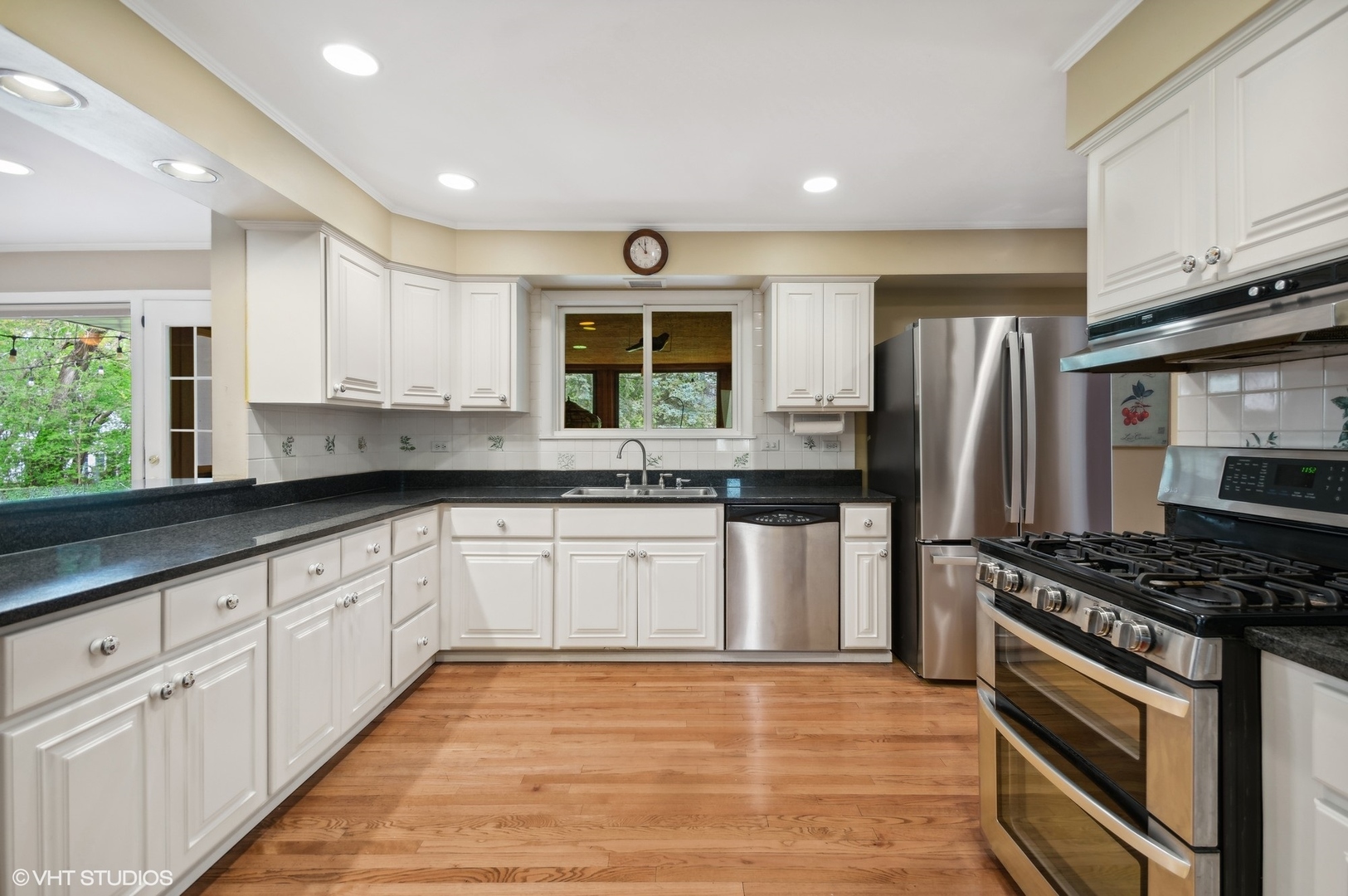 424 Otis Road Barrington, IL 60010 - Photo 8 of 44 Gallery Image 8