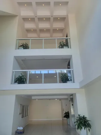 $1,950 | 120 Lakeview Drive, Unit 103, Weston, FL 33326