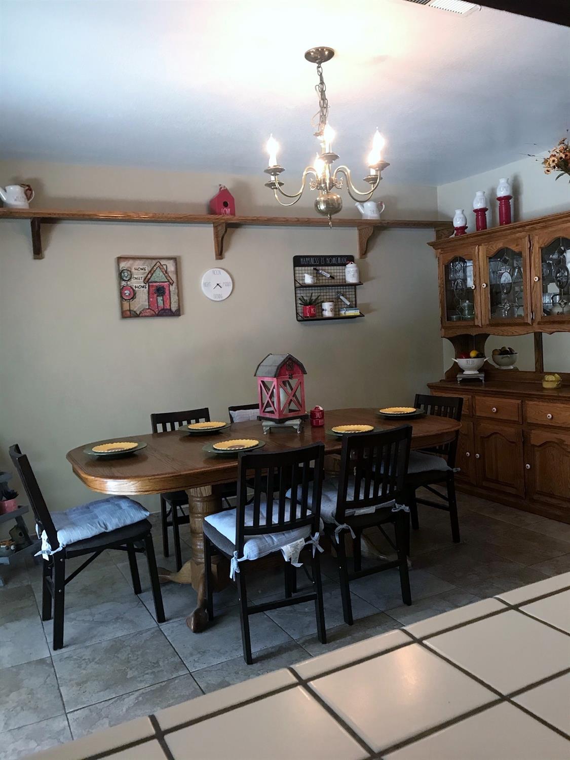 295 Post Avenue Sanger, CA 93657 - Photo 4 of 10