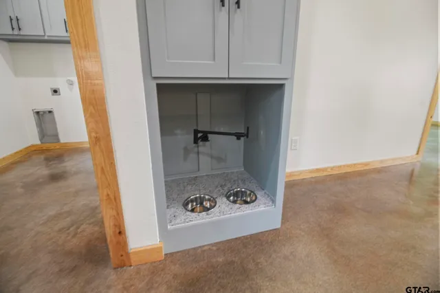 $300,000 | 700 Anderson County Road 308, Frankston, TX 75763