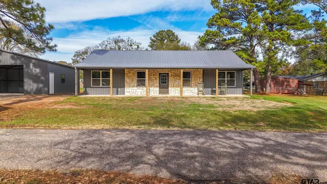 $300,000 | 700 Anderson County Road 308, Frankston, TX 75763