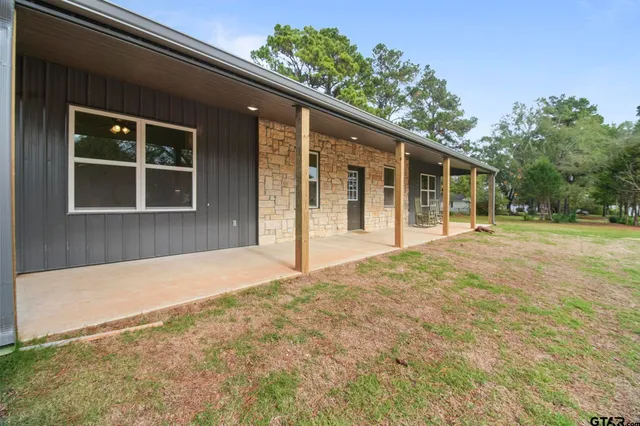 $300,000 | 700 Anderson County Road 308, Frankston, TX 75763
