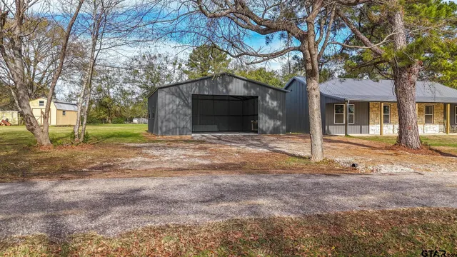 $300,000 | 700 Anderson County Road 308, Frankston, TX 75763