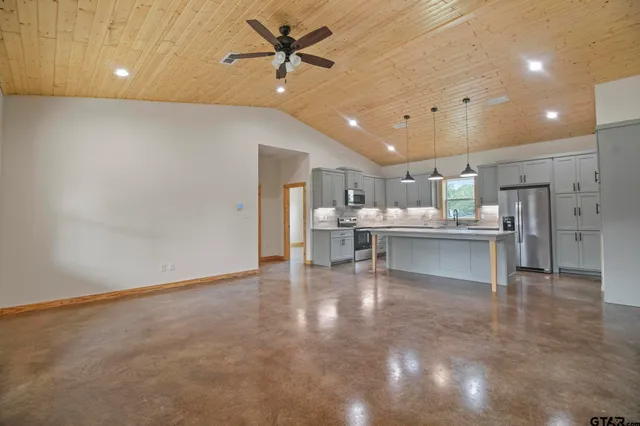 $300,000 | 700 Anderson County Road 308, Frankston, TX 75763