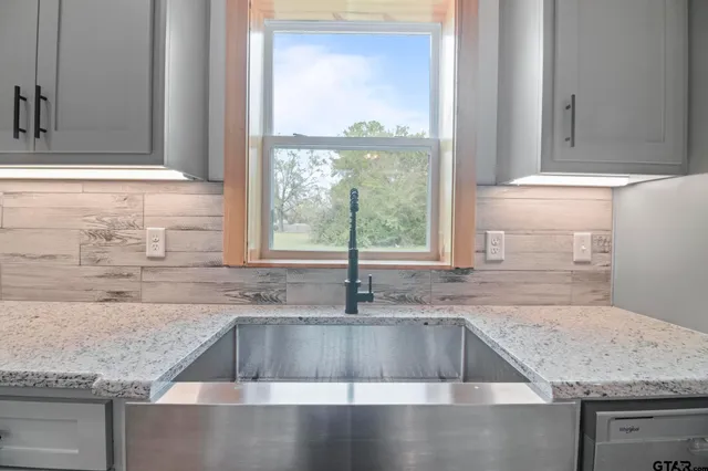 $300,000 | 700 Anderson County Road 308, Frankston, TX 75763