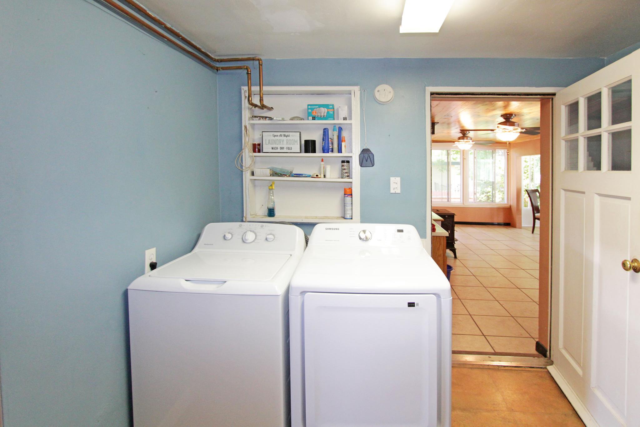 929 Cherry Tree Road Aston, PA 19014 - Photo 17 of 26 Washer & Dryer included