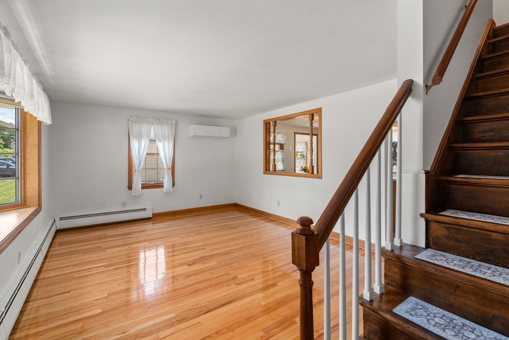 1534 Donohue Road Chicopee, MA 01020 - Photo 8 of 33