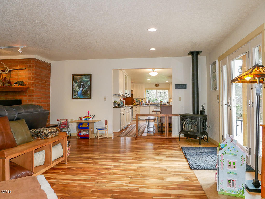 4109 Logsden Road Siletz, OR 97380 - Photo 14 of 40 Living Room