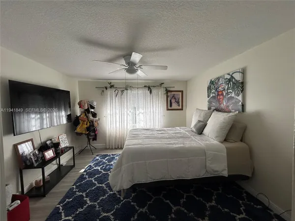 $2,000 | 200 Gate Road, Unit 207, Hollywood, FL 33024
